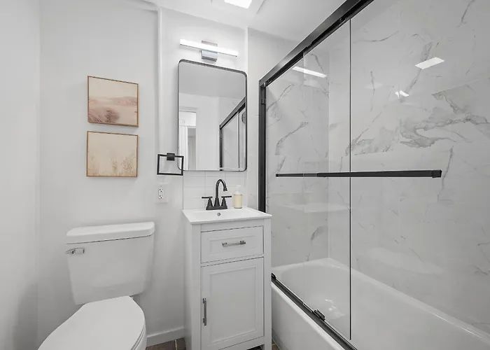 Homestay Shadyside 2c Modern And Cozy Private Bedroom With Shared Bathroom Pittsburgh