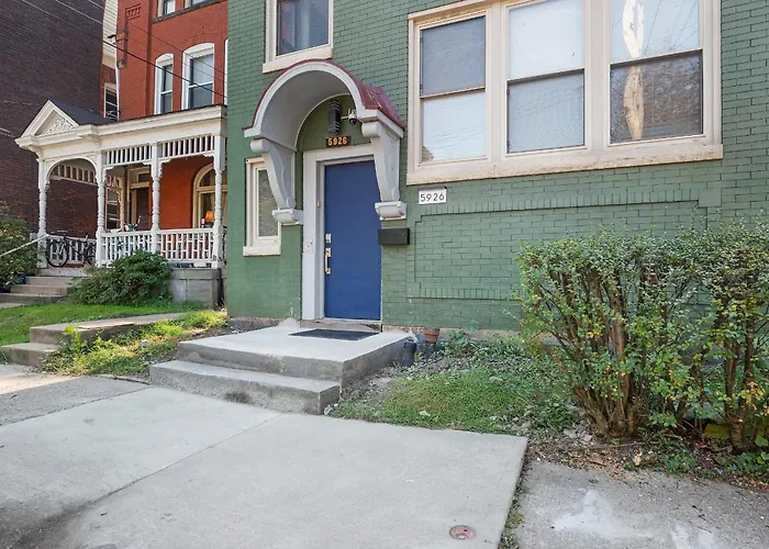 Shadyside 2c Modern And Cozy Private Bedroom With Shared Bathroom *